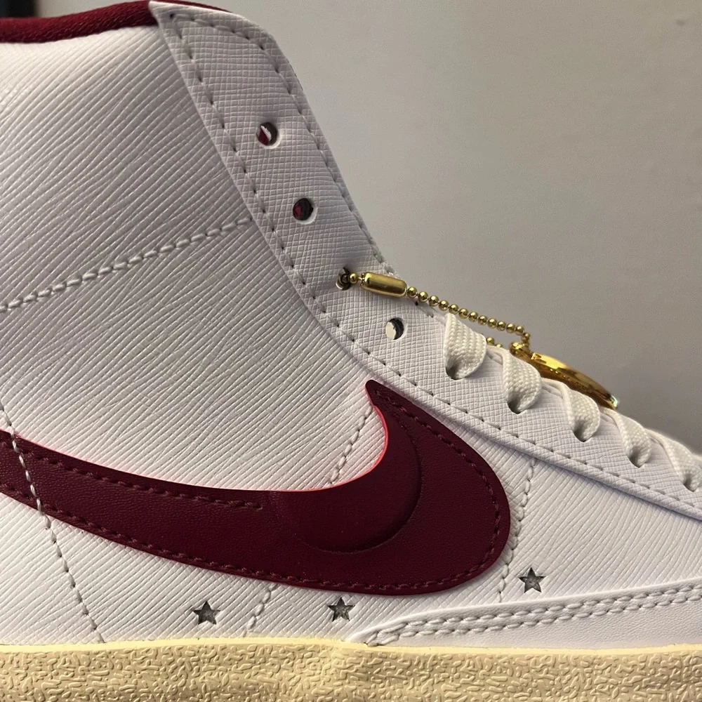 NWT Women's Nike Blazer Low '77 Sneakers in White & Red - DV7003-100 - Picture 9 of 11